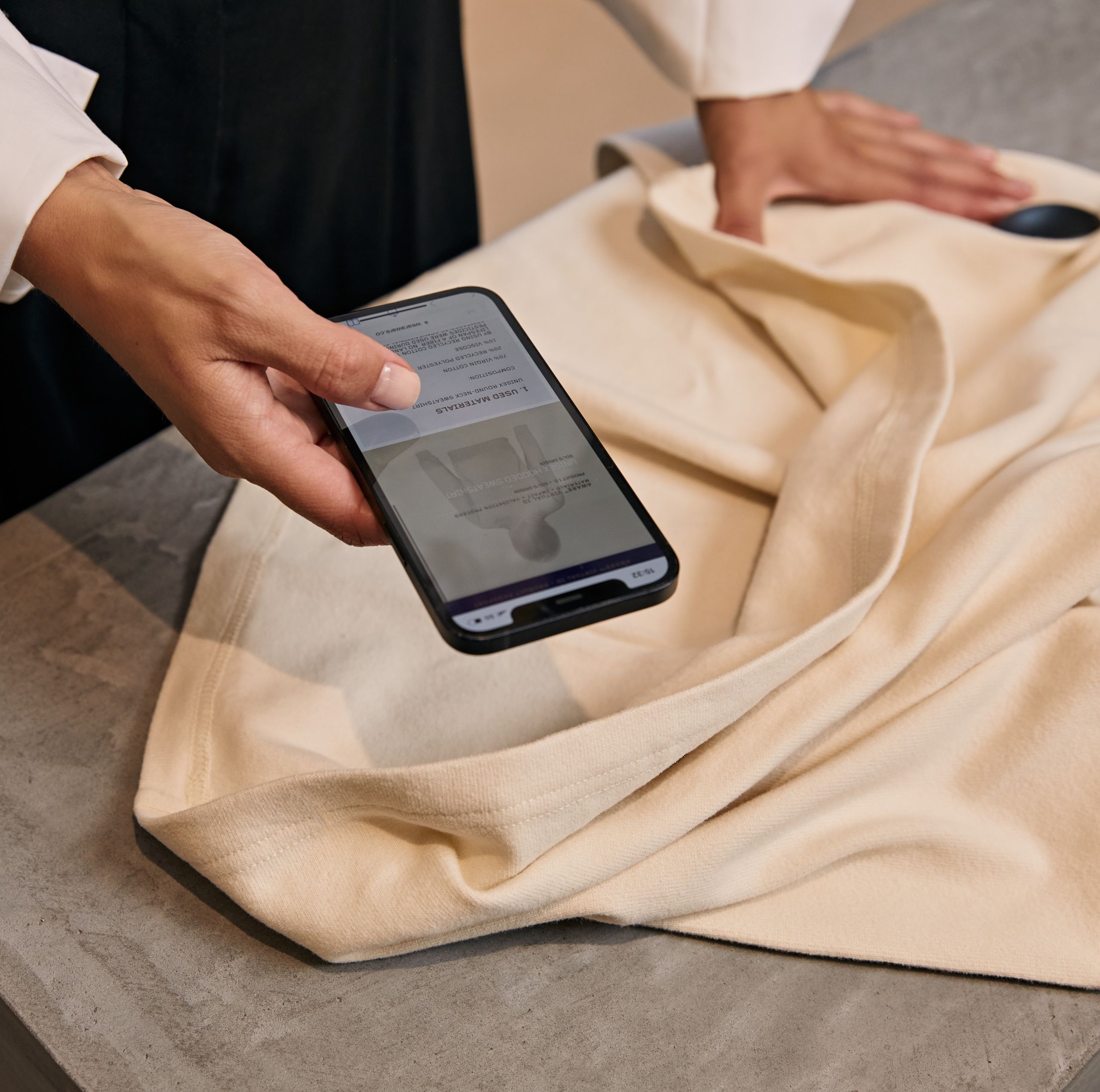 482683-Aware™ Scanning QR Code-b8fb57-original-1683729674